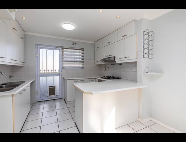 2 BEDROOM FREEHOLD SOLD IN SUNNINGDALE